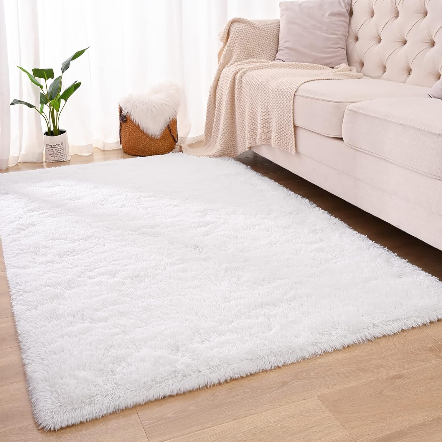 Fluffy Shag Bedroom Rug, 5X8 Feet White Area Rugs for Living Room Nursery Bedside, Fuzzy Plush Dorm Rug for Girls Kids, Furry Carpet for Indoor Modern Soft Home Decor